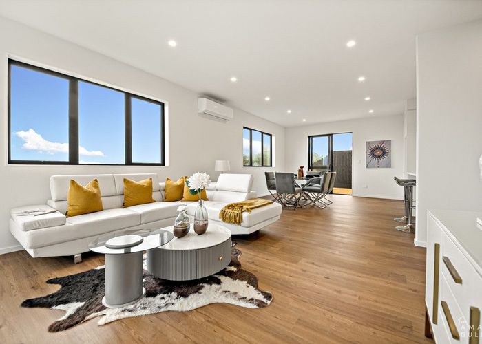  at 15 Mara Way, Sunnyvale, Waitakere City, Auckland