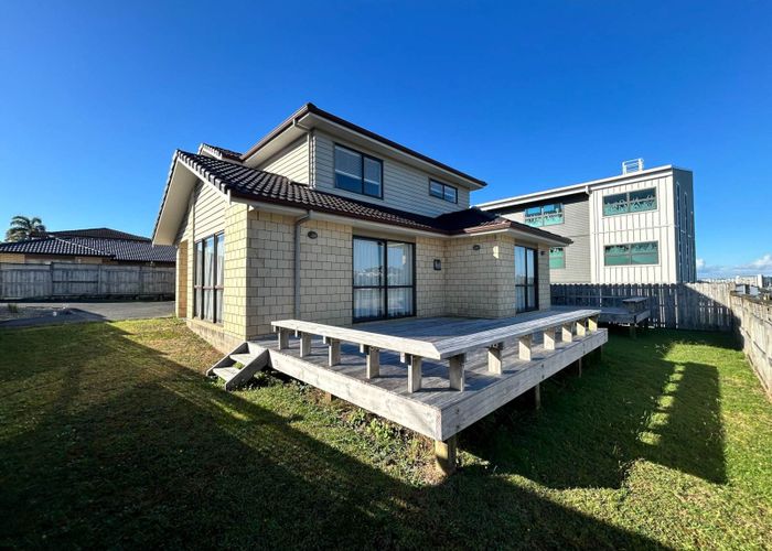  at 3 Spring Valley Place, Oteha, Auckland