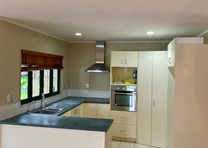  at 2/6 Trounson Avenue, Clendon Park, Auckland