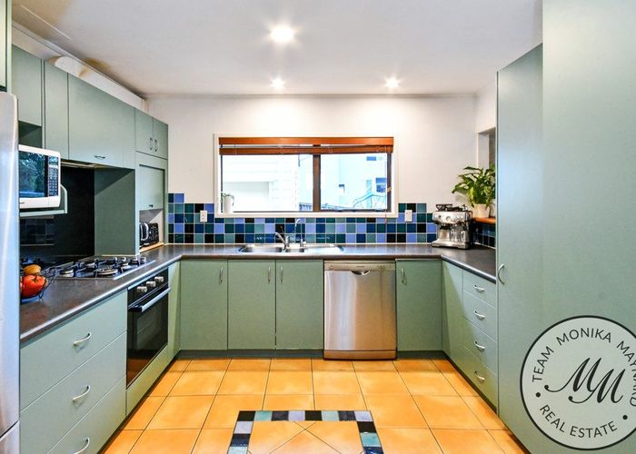  at 44 Kingsclere Place, Goodwood Heights, Auckland