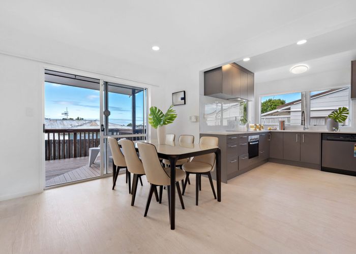  at 2/41 Raleigh Road, Northcote, North Shore City, Auckland