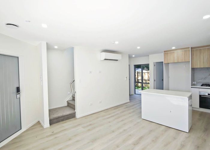  at 202E Beach Haven Road, Beach Haven, North Shore City, Auckland