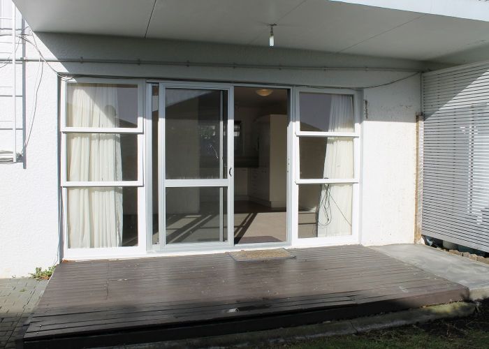  at 1/133 SHAKESPEARE RD, Milford, Auckland