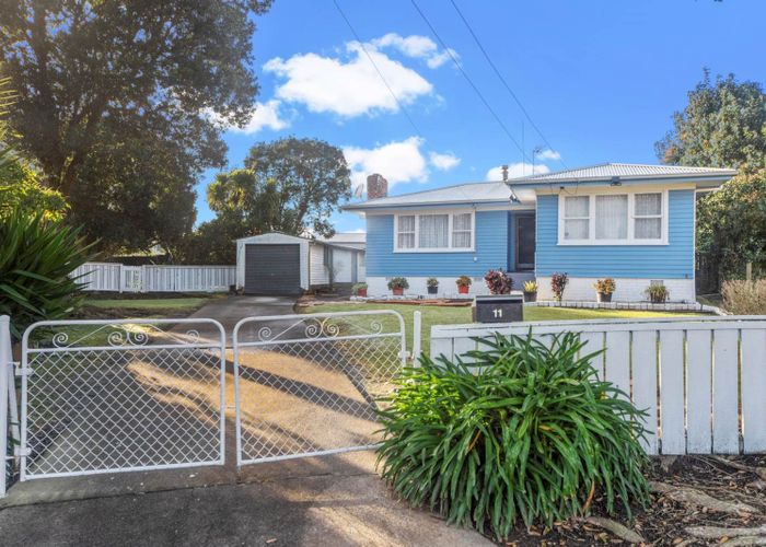  at 11 Leslie Place, Otara, Auckland