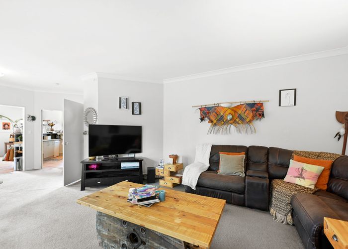  at 35 Clarkin Road, Fairfield, Hamilton