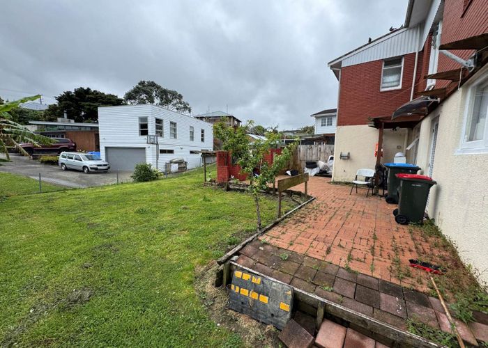  at 5 Fairway Drive, Mount Roskill, Auckland City, Auckland