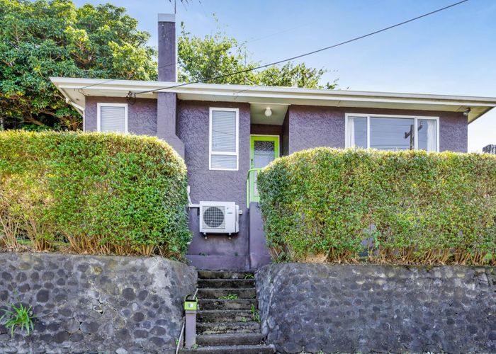  at 27 Seaview Road, Marfell, New Plymouth