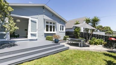  at 7 Shortland Street, Khandallah, Wellington