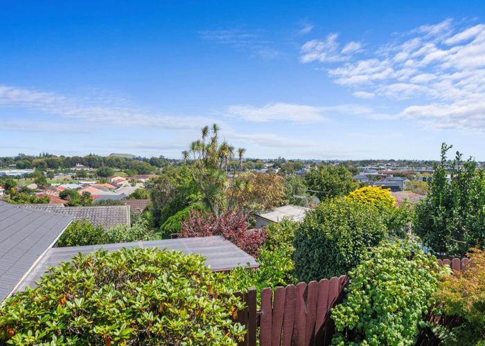  at 2/71 Dalwhinnie Parade, Highland Park, Manukau City, Auckland