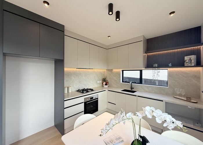  at 2/54 Boakes Road, Mount Wellington, Auckland City, Auckland