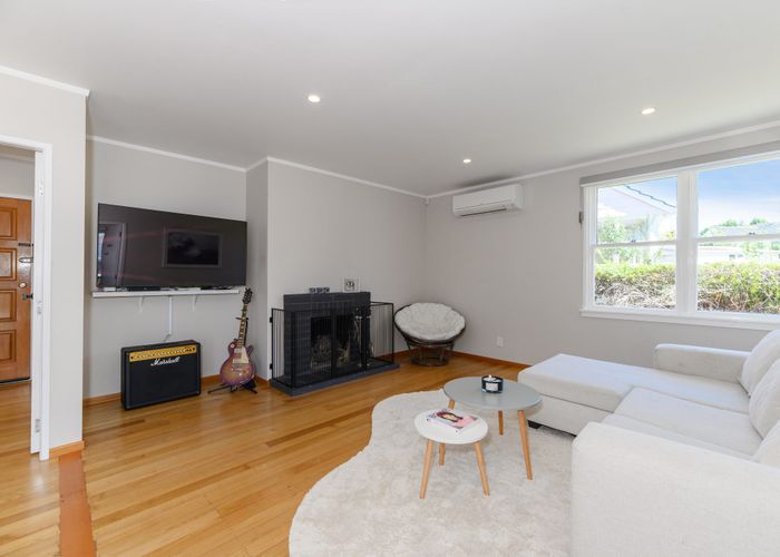  at 1/11 Hill Crescent, New Lynn, Auckland