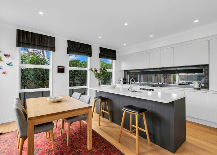  at 28 Humariri Street, Point Chevalier, Auckland