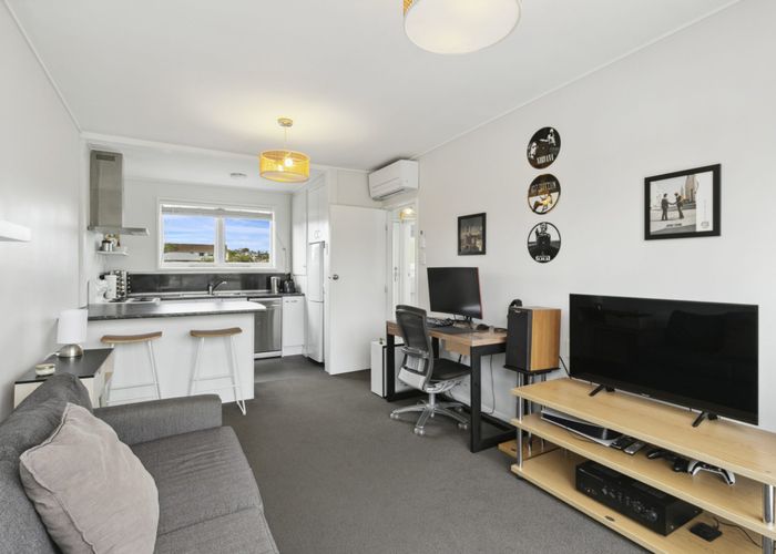  at 306 Karori Road, Karori, Wellington