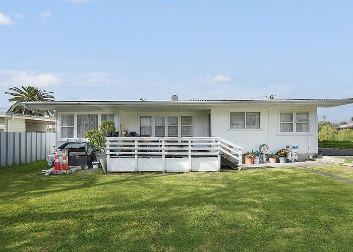  at 2 Mary Place, Favona, Auckland