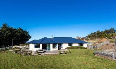  at 8 Dalziel Road, Halfway Bush, Dunedin