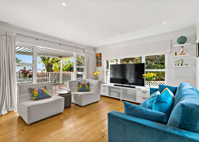  at 4 Kinder Place, Meadowbank, Auckland