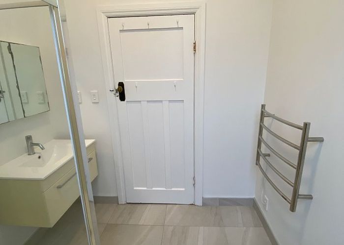  at 20 Scarborough Terrace, Mount Victoria, Wellington