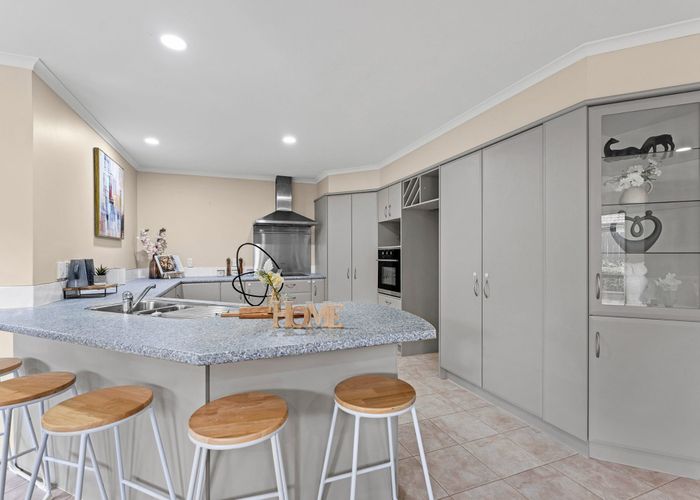  at 8 Bokeen Lane, Flat Bush, Auckland