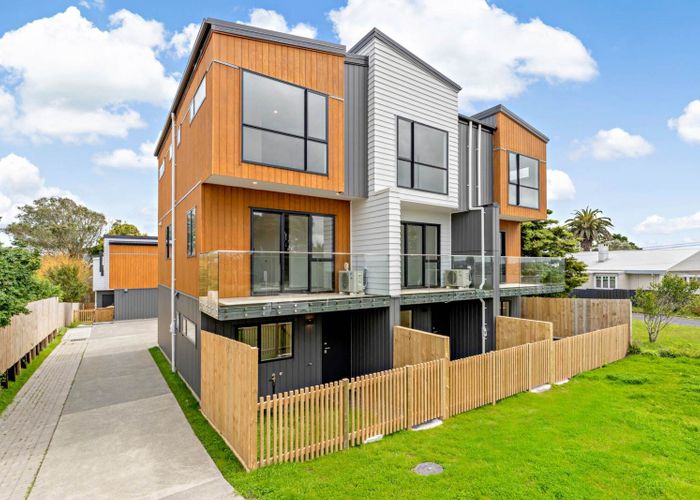  at 1-3/300 Great North Road, Henderson, Waitakere City, Auckland