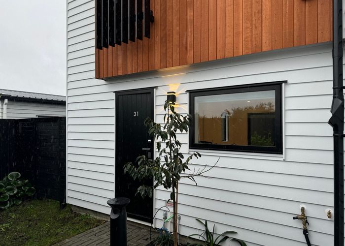  at 31 Windy Ridge Road, Glenfield, North Shore City, Auckland
