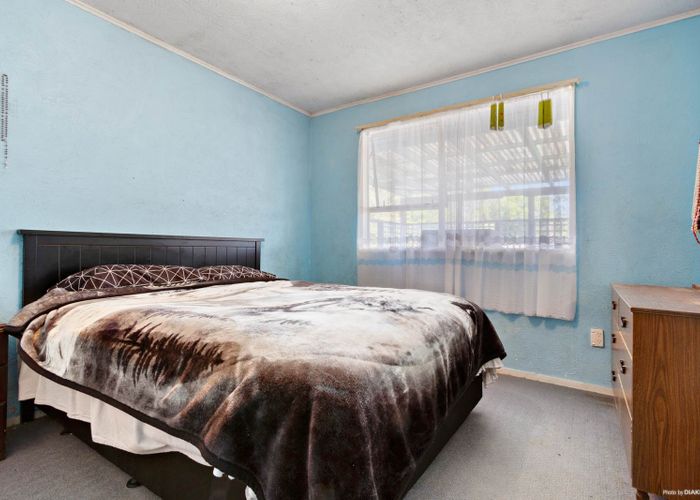  at 55 Parrs Cross Road, Henderson, Auckland