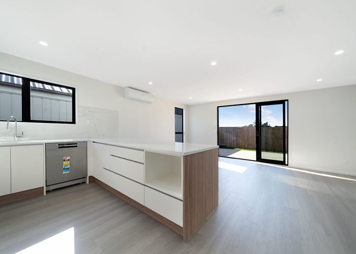  at 52 Horokaka Street, Massey, Waitakere City, Auckland