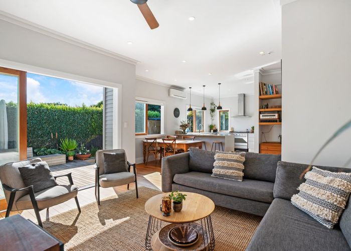  at 48 Renfrew Avenue, Sandringham, Auckland