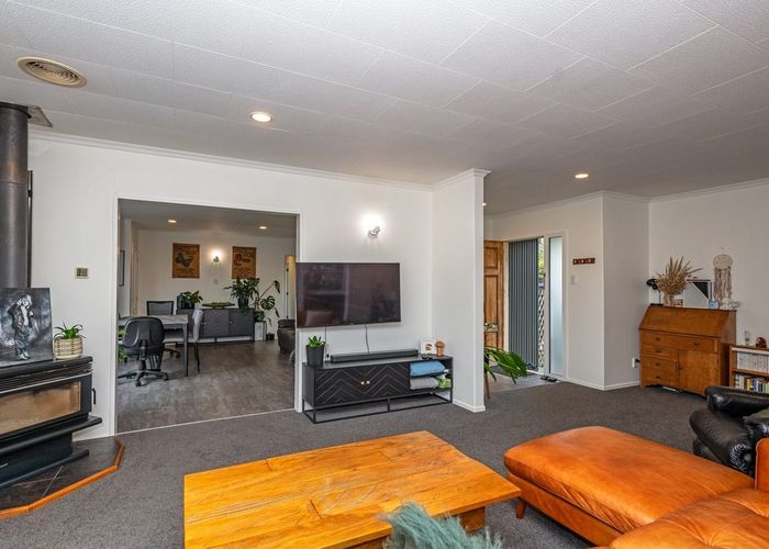  at 20 Motuoapa Pl, Kelvin Grove, Palmerston North, Manawatu / Whanganui