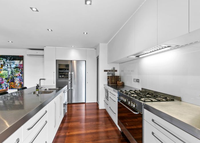  at 8C Orleans Street, Ngaio, Wellington