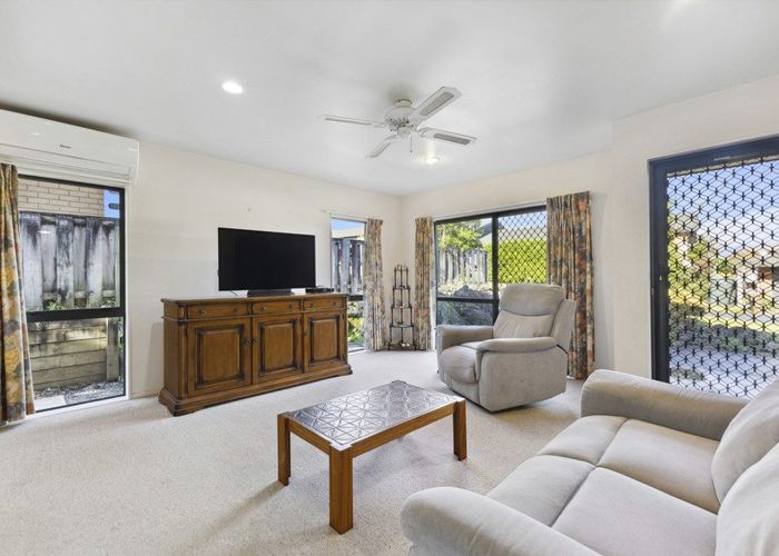  at 2/101 Wallace Road, Mangere Bridge, Manukau City, Auckland