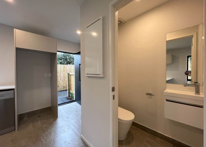  at 8/8 Valron Road, Te Atatu South, Waitakere City, Auckland