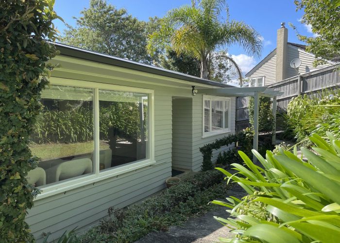  at 27 Hartland Avenue, Glendowie, Auckland