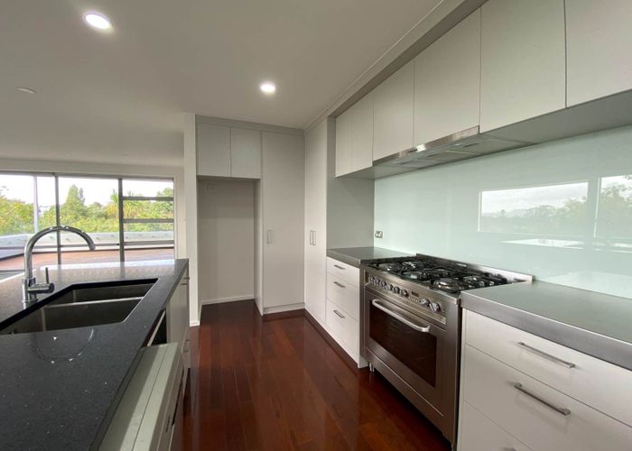  at 92A Ocean View Road, Northcote, North Shore City, Auckland