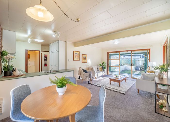  at 2/2 Parera Grove, Heretaunga, Upper Hutt