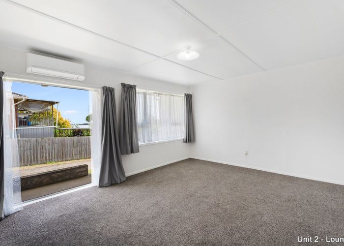  at 2/15 Freshney Place, Hill Park, Manukau City, Auckland