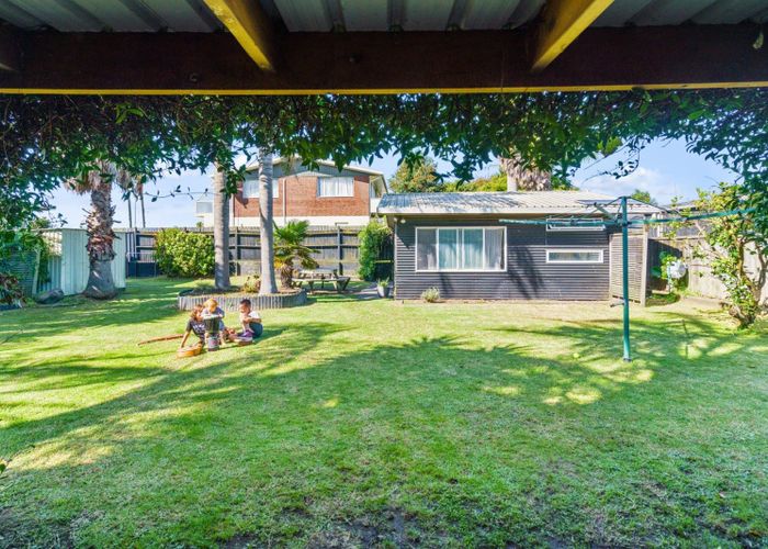  at 570B Papamoa Beach Road, Papamoa, Tauranga, Bay Of Plenty