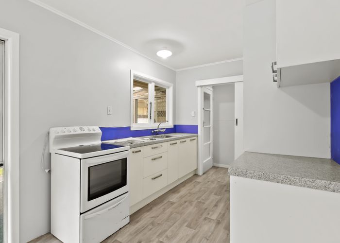  at 15 Velvet Crescent, Otara, Auckland