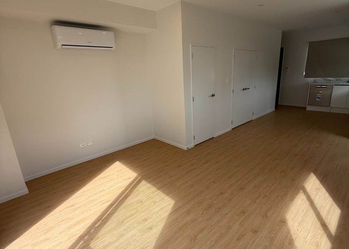  at 4/800 Chapel Road, Northpark, Manukau City, Auckland