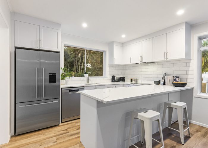  at 8 Berne Place, Birkenhead, Auckland