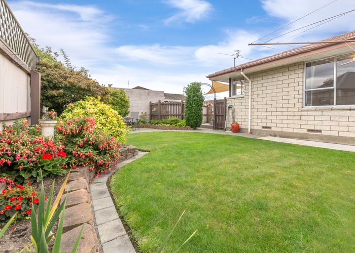  at 2/23B Craven Street, Sockburn, Christchurch
