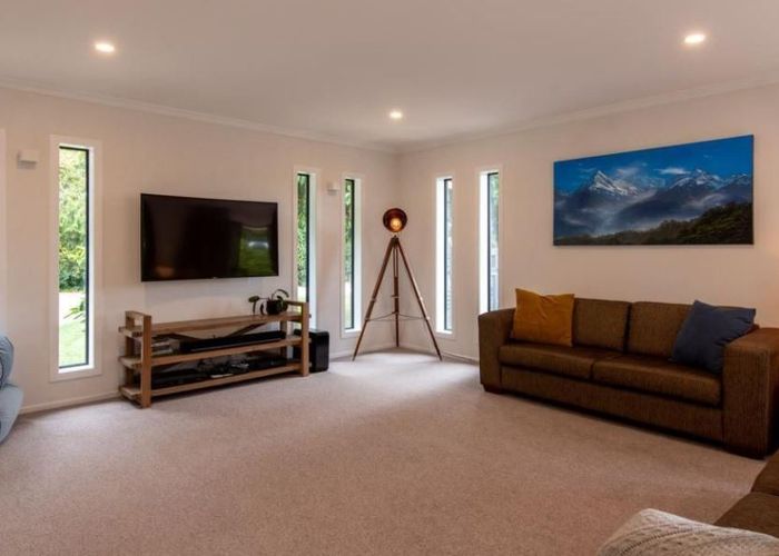  at 186 Holland Road, Puketaha