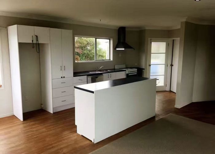  at 4 Darcy Place, Massey, Waitakere City, Auckland