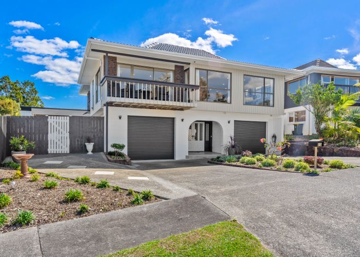  at 20 Chatswood Grove, Chatswood, Auckland