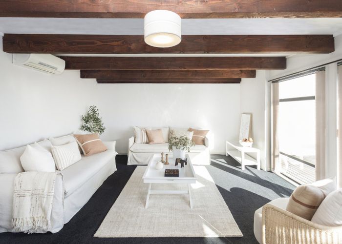  at 17 Moncks Spur Road, Redcliffs, Christchurch City, Canterbury