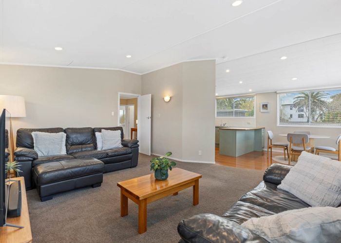  at 20 Glenmore Road, Sunnyhills, Manukau City, Auckland