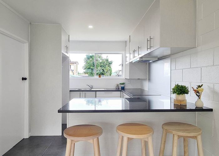  at 2/90 Puhinui Road, Papatoetoe, Auckland