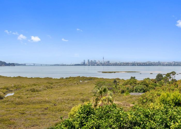  at 42 Rewarewa Road, Te Atatu Peninsula, Waitakere City, Auckland