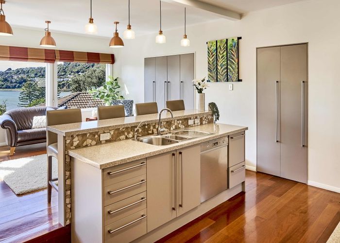  at 2 Seaview Road, Paremata, Porirua