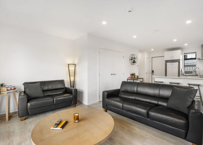  at 7/60 Hepburn Road, Glendene, Auckland
