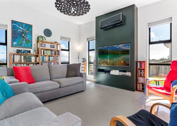  at 9 Utopia Park Heights, Welcome Bay, Tauranga